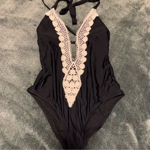Women's Crochet Necklace Plunge One Piece
Swimsuit - Shade & Shore Black
